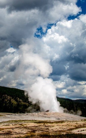 Yellowstone NP - Gejzír Old Faithful - Foto Ladislav Hanousek 0624