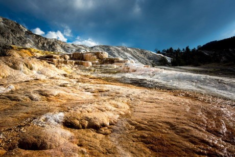 Yellowstone NP - terasy z travertinu v Mammoth Hot Springs - Foto Ladislav Hanousek 0624