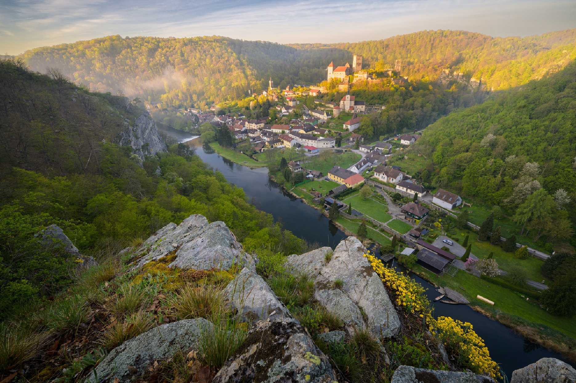 Pohled na městečko Hardegg z české strany - Foto Petr Kovář 0523