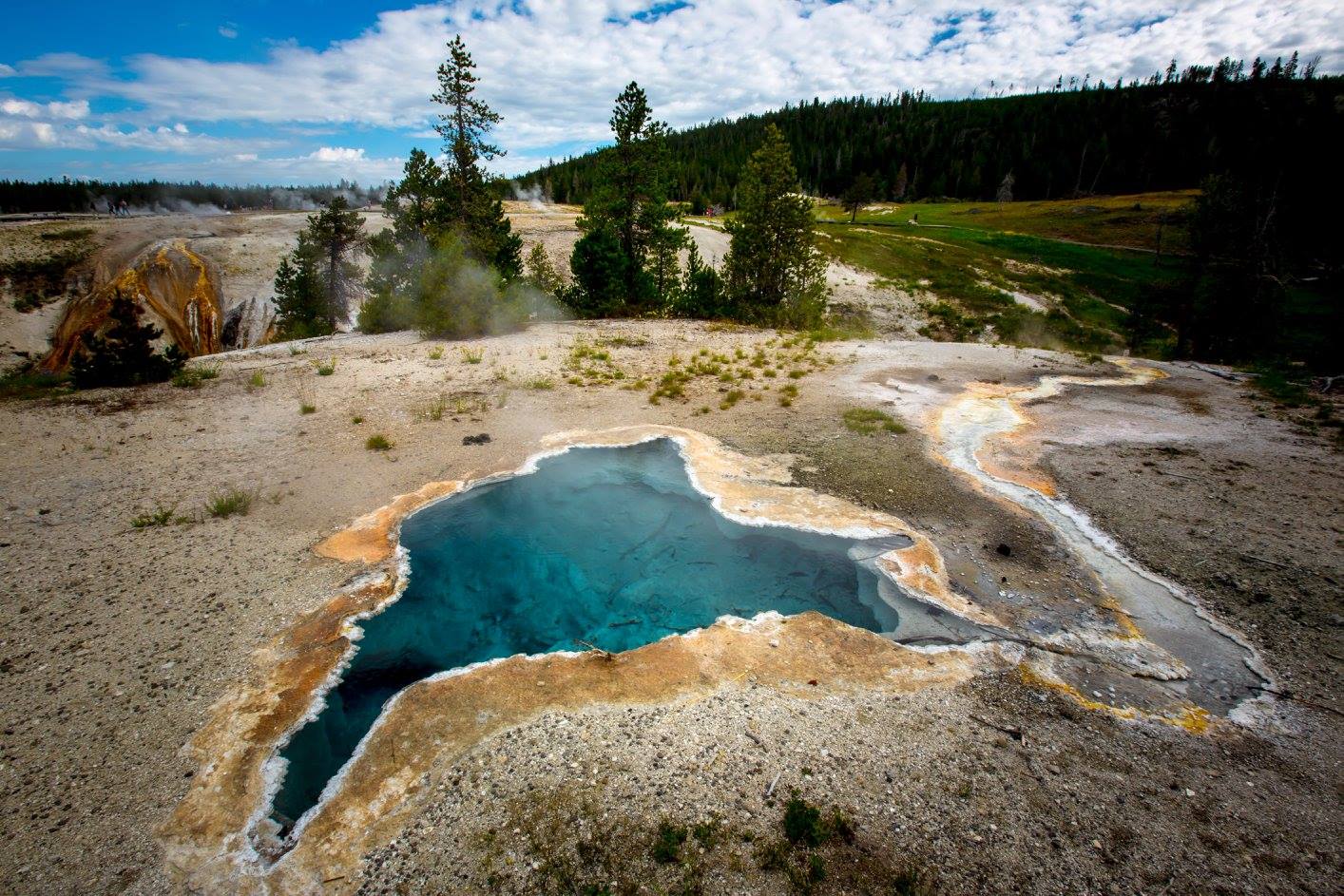 Jezírka v oblasti Old Faithful v NP Yellowstone - Foto Ladislav Hanousek 0624