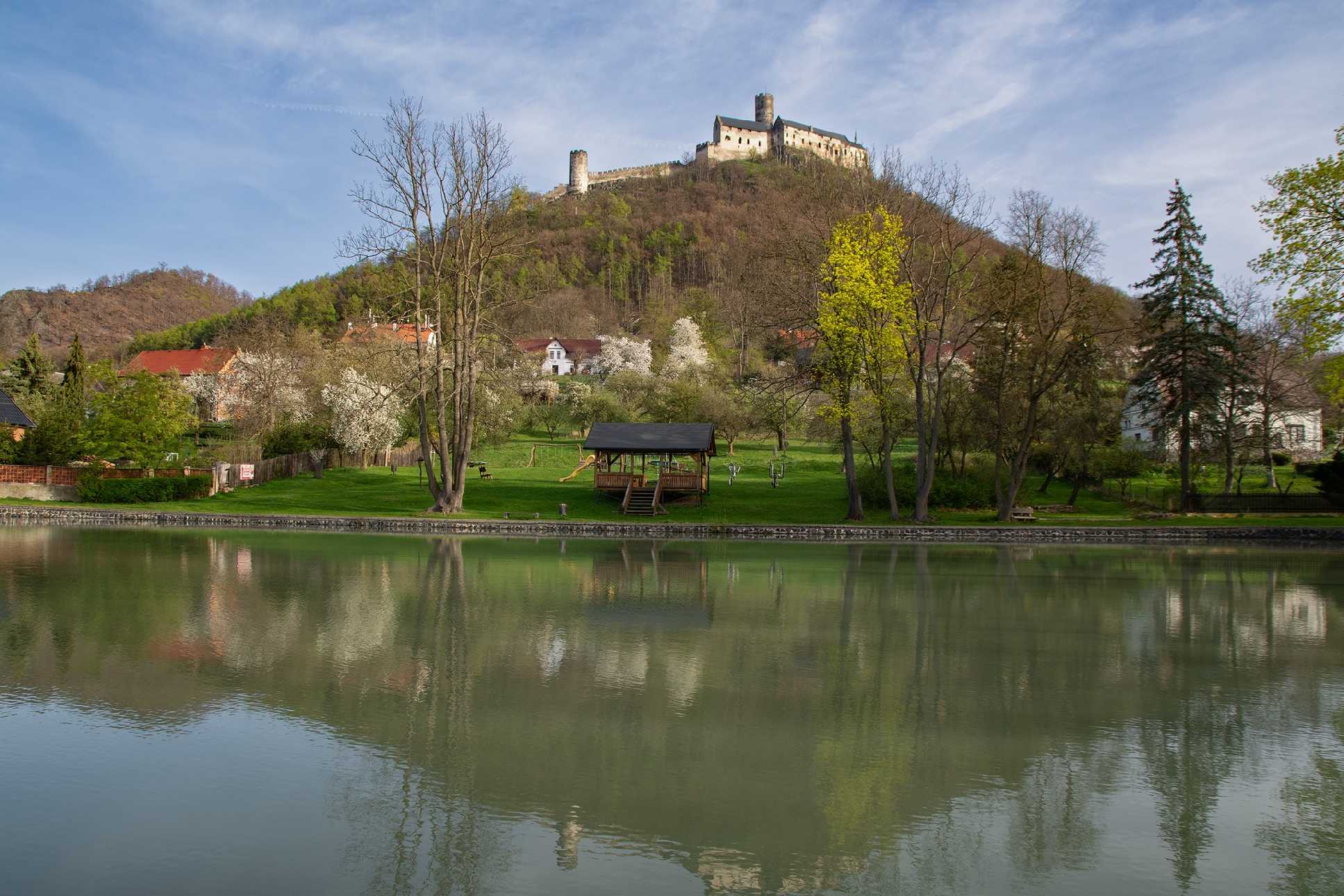 Jarní Bezděz - Foto Jaroslava Jechová 0424