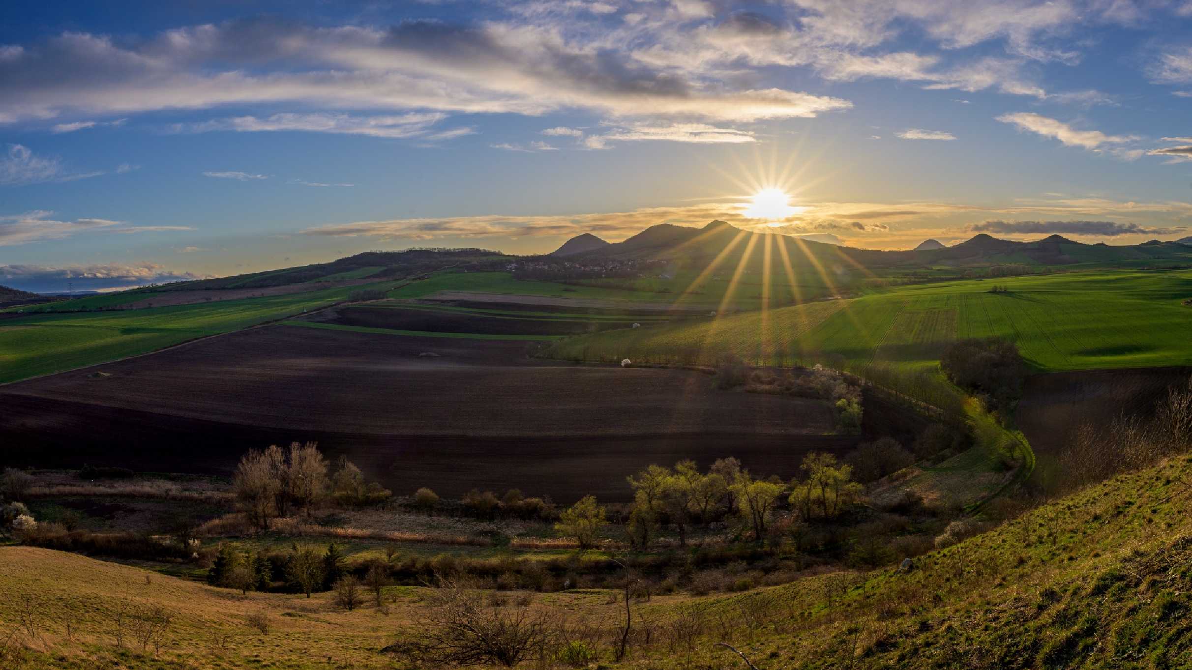 Jarní panorámko - Foto Petr Kovář 0323