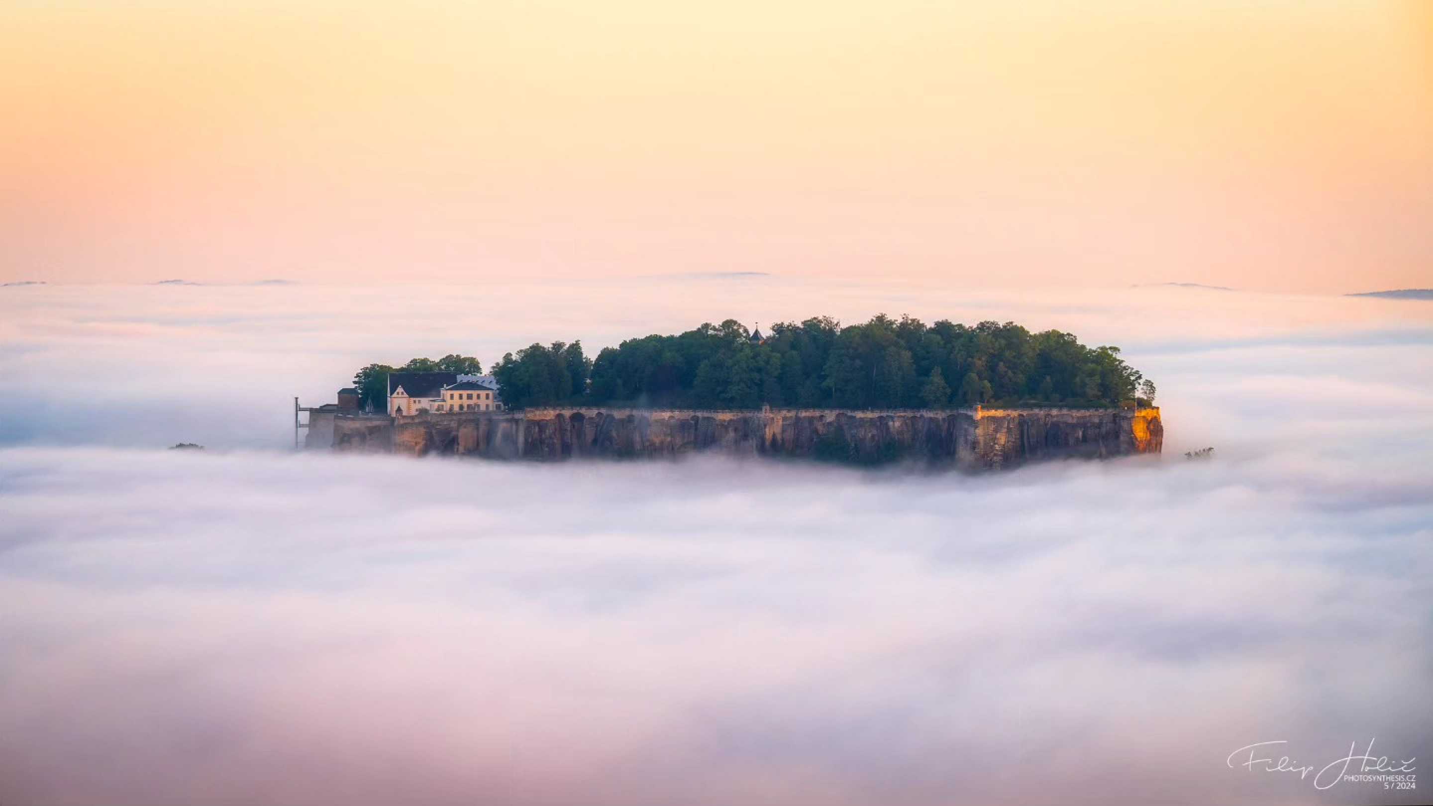 Uchem jehly za výhledy Pfaffensteinu - Foto Filip Holič 1024