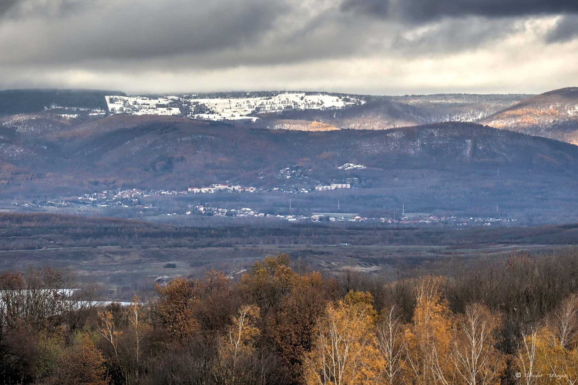 Krušné hory z Mostu - Foto Pavel Ulrych 1124 (1)