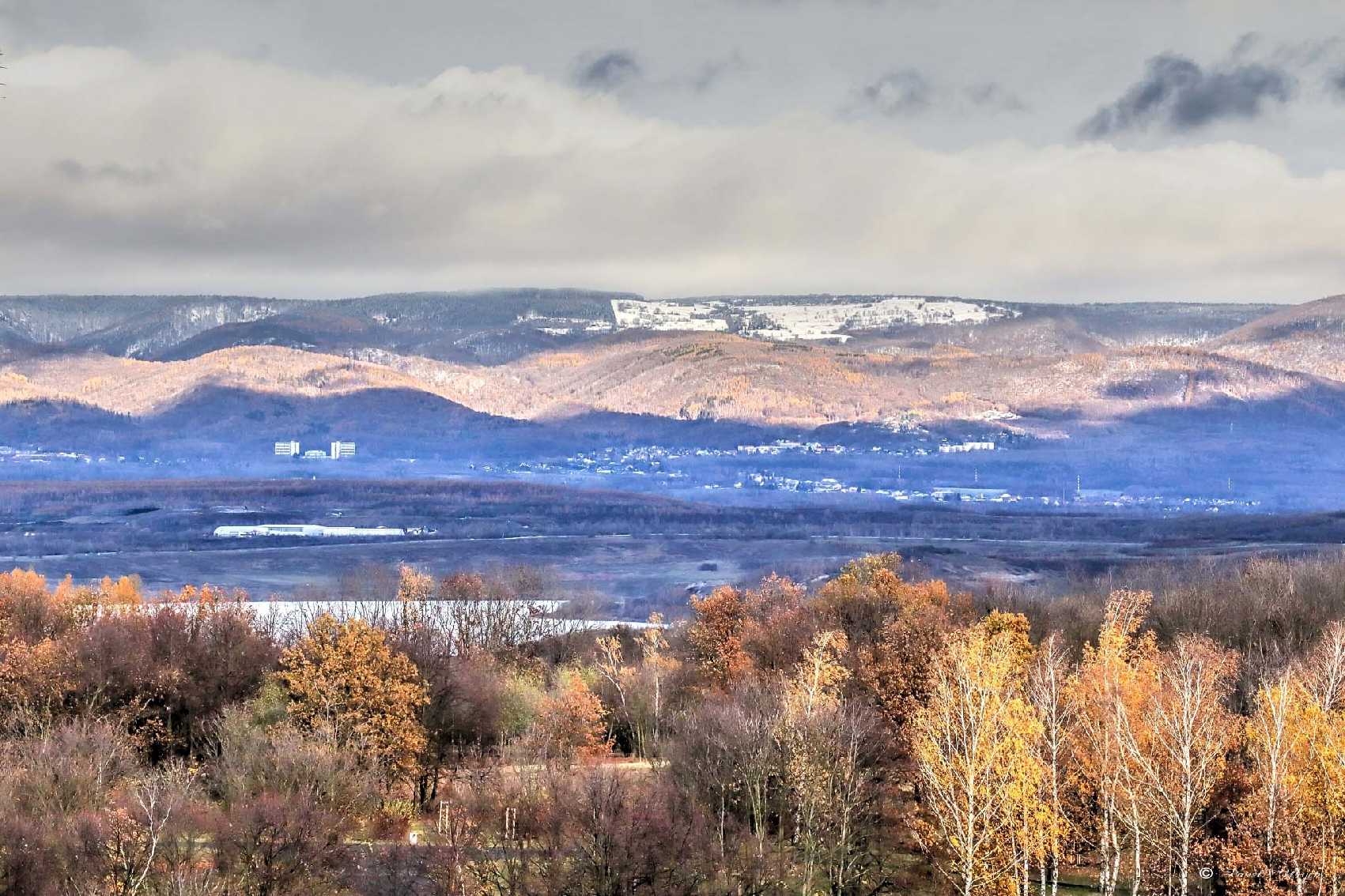 Krušné hory z Mostu - Foto Pavel Ulrych 1124