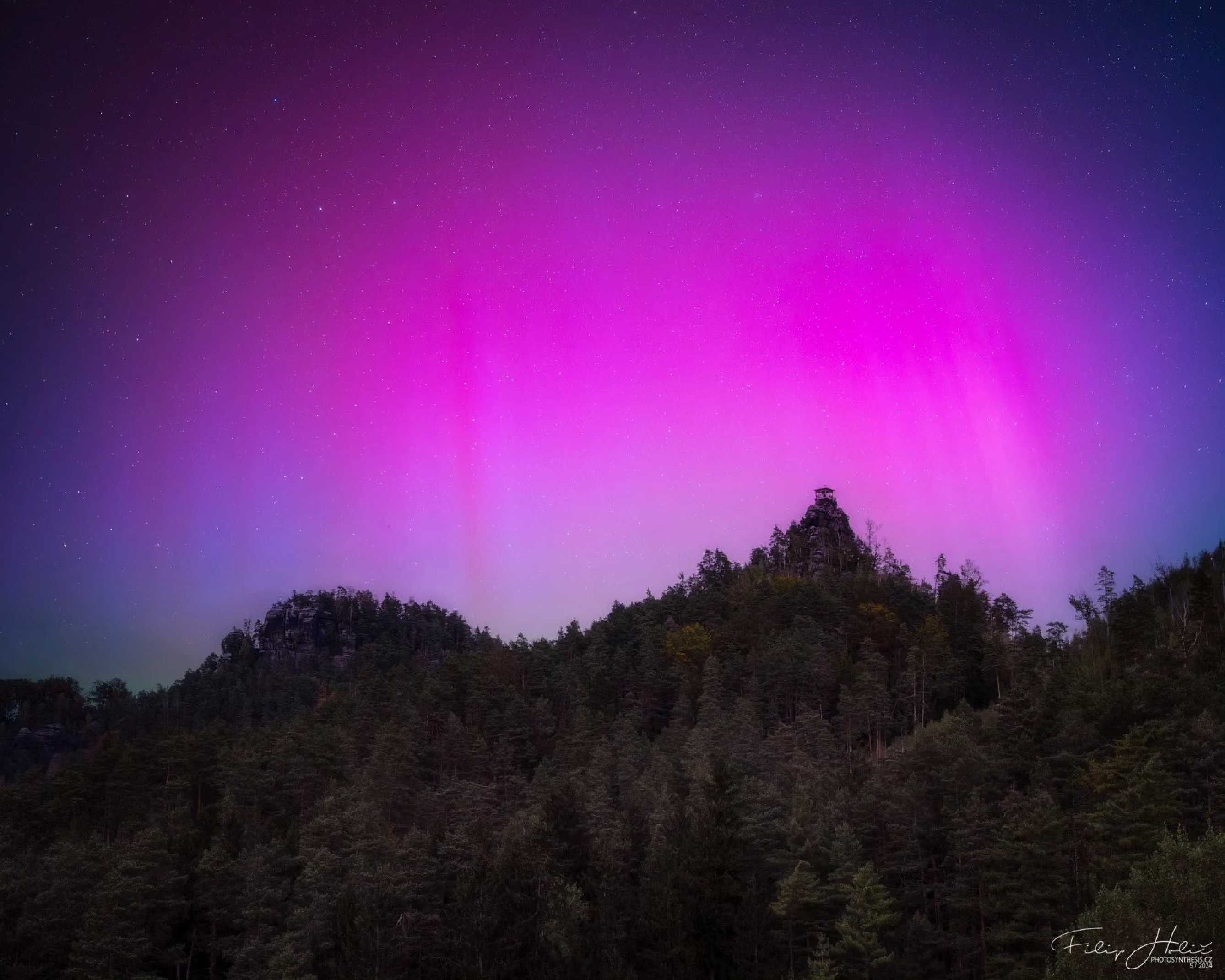 Polární tanec nad Čechami - Foto Filip Holič 1124